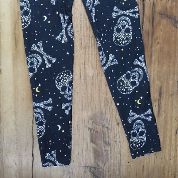NO BOUNDARIES BLACK SUGAR SKULL HIGH RISE ANKLE LENGTH LEGGING SIZE SMALL NWT - Picture 5 of 8